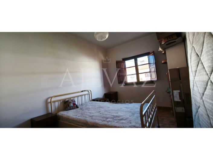 Image No.12-5 Bed House for sale