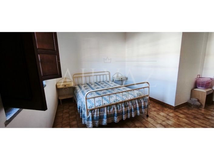 Image No.13-5 Bed House for sale