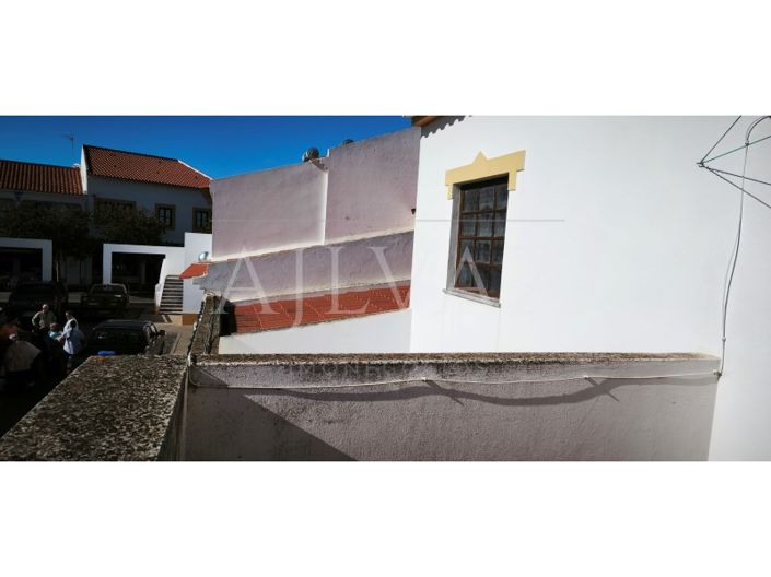 Image No.19-5 Bed House for sale