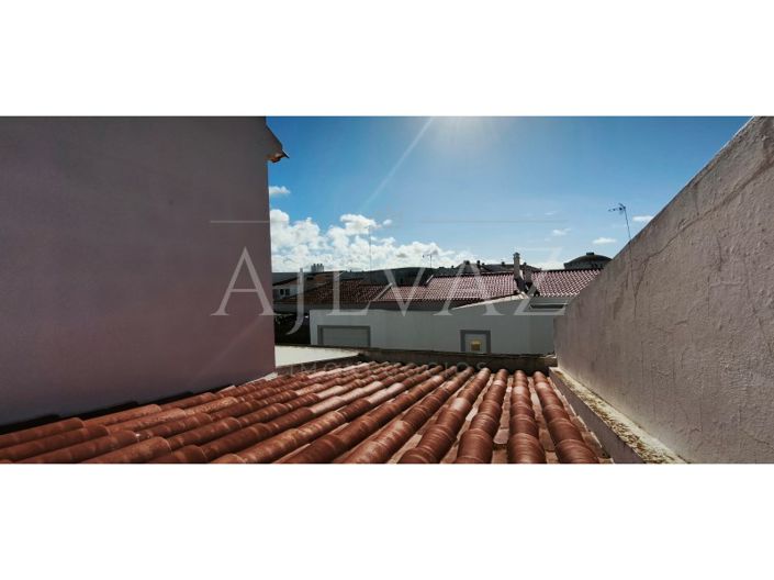 Image No.21-5 Bed House for sale