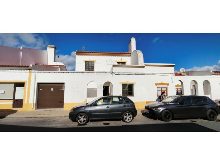 Image No.4-5 Bed House for sale