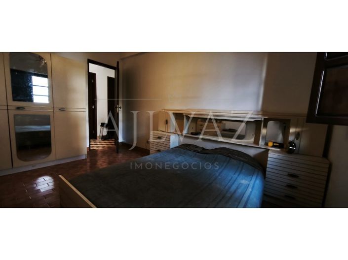 Image No.9-5 Bed House for sale