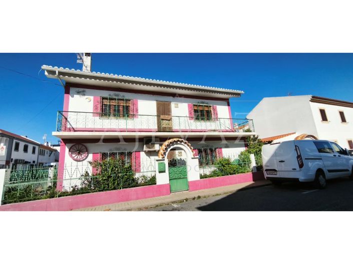 Image No.1-7 Bed House for sale