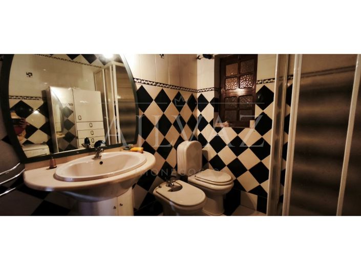 Image No.20-7 Bed House for sale