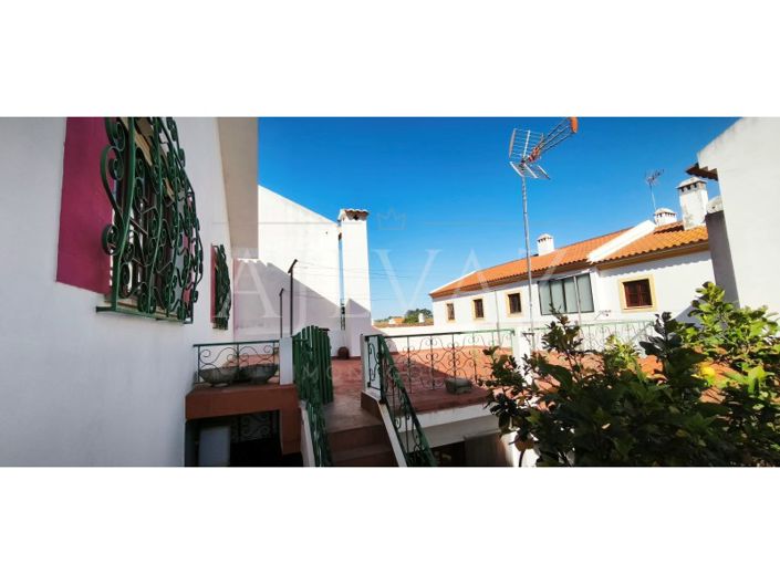 Image No.4-7 Bed House for sale