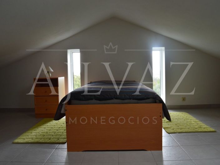 Image No.10-3 Bed House for sale