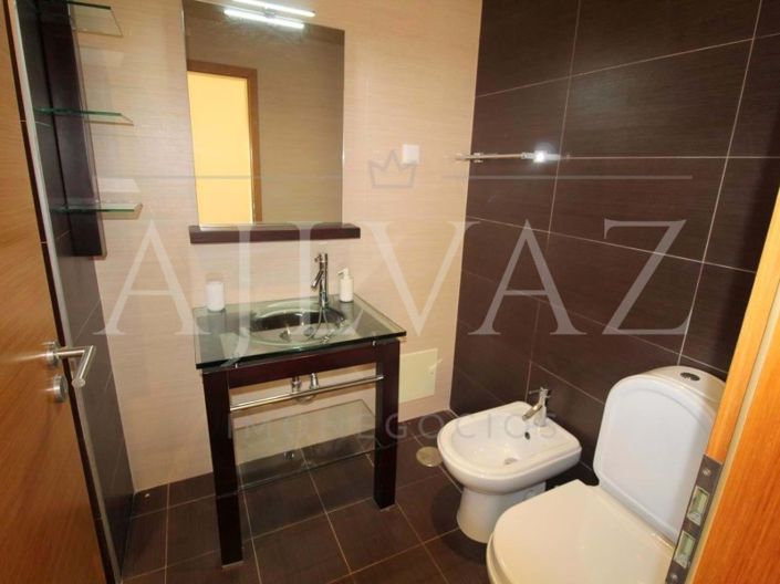 Image No.17-3 Bed House for sale