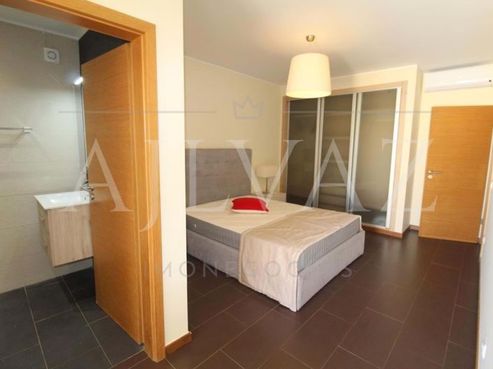 Image No.21-3 Bed House for sale