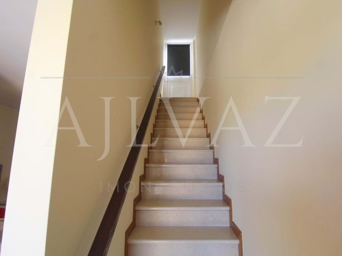 Image No.27-3 Bed House for sale