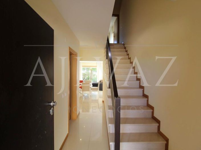 Image No.3-3 Bed House for sale