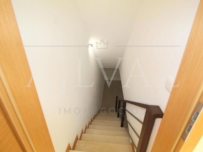 Image No.33-3 Bed House for sale