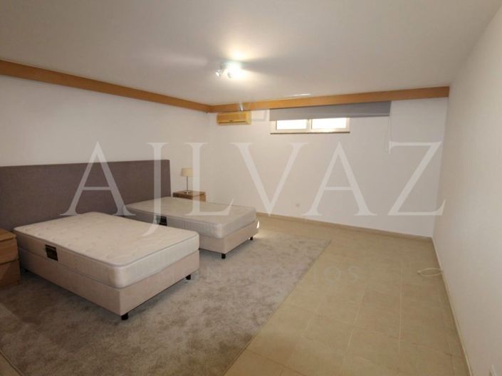 Image No.37-3 Bed House for sale