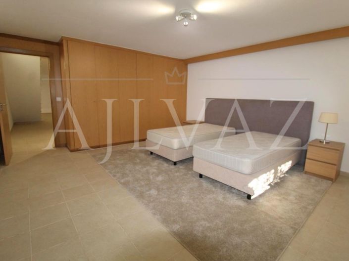 Image No.38-3 Bed House for sale