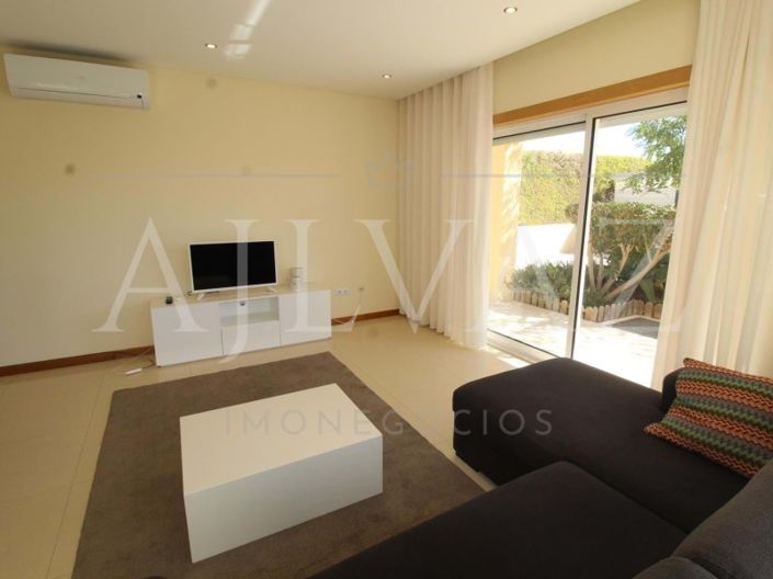 Image No.6-3 Bed House for sale