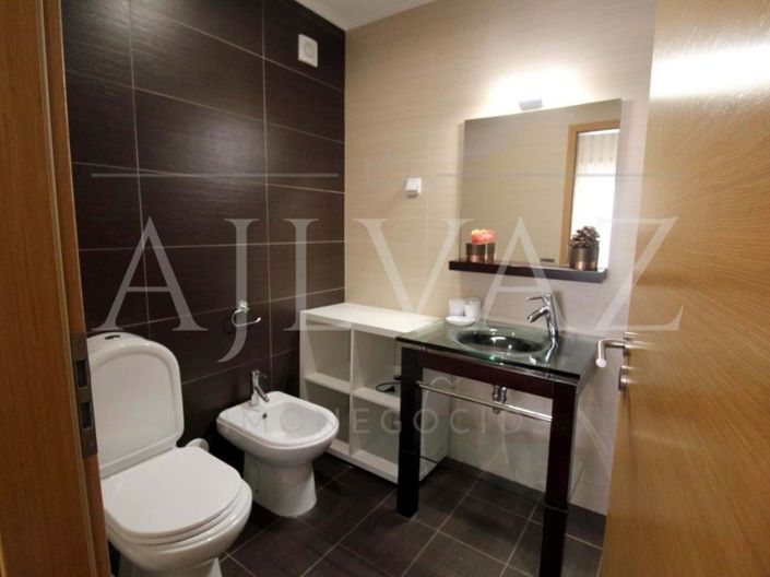 Image No.15-2 Bed House for sale