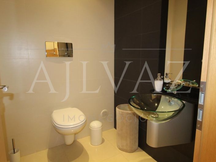 Image No.5-2 Bed House for sale