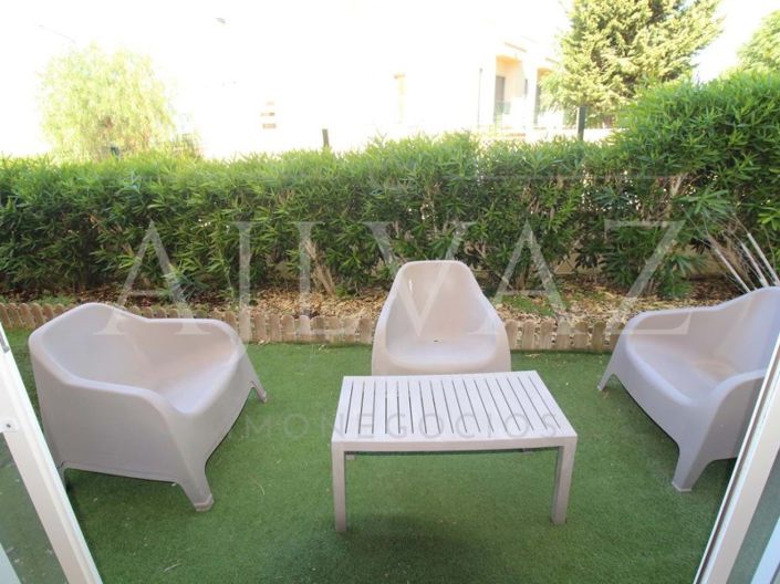 Image No.8-2 Bed House for sale