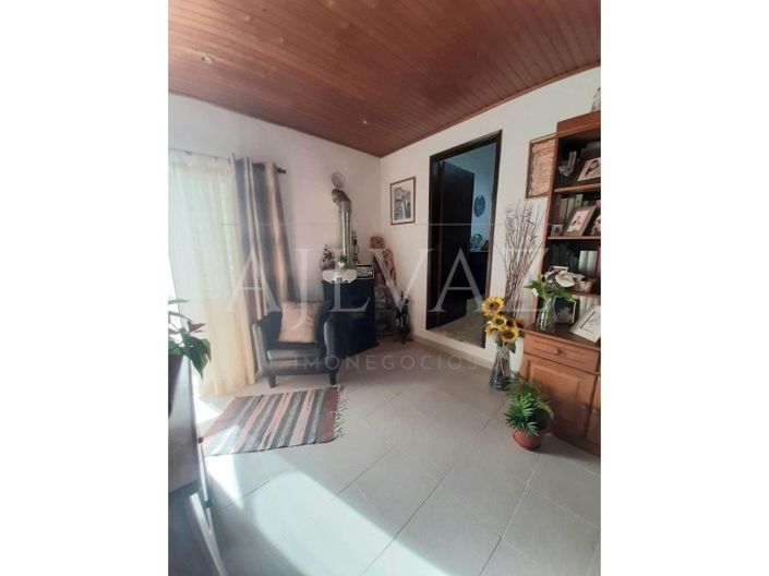 Image No.12-2 Bed Farmhouse for sale