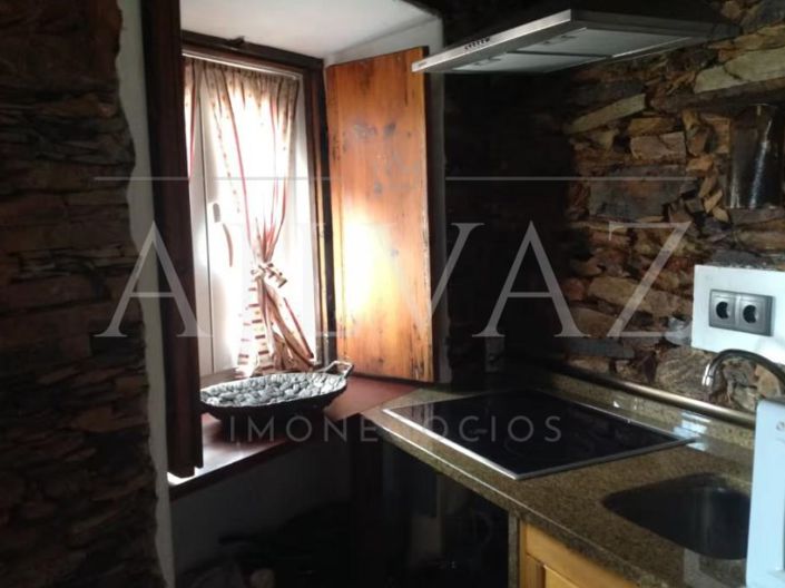 Image No.37-12 Bed House for sale