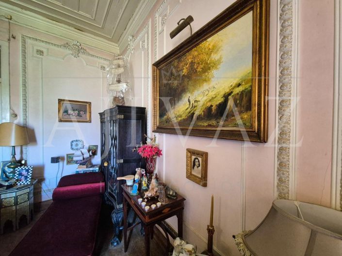 Image No.5-12 Bed House for sale