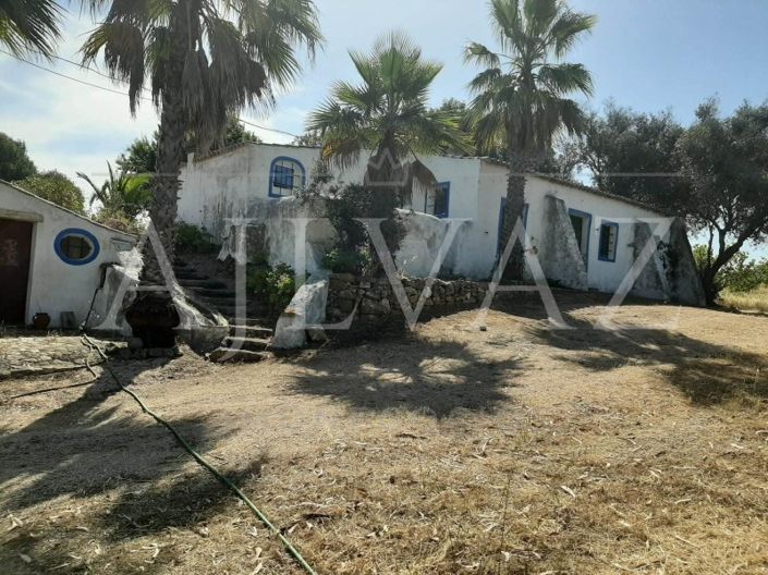 Image No.2-5 Bed Farmhouse for sale