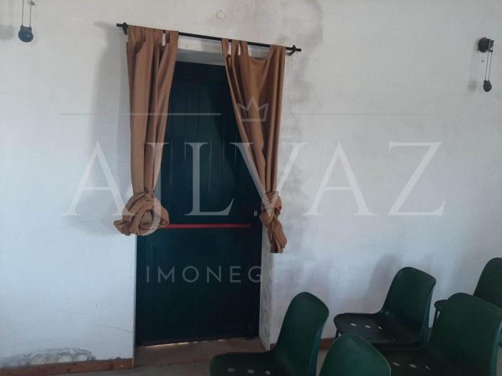 Image No.19-5 Bed Farmhouse for sale