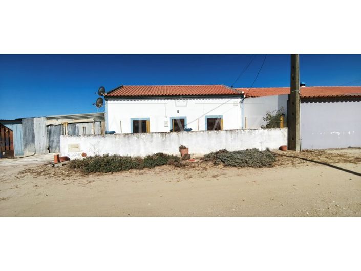 Image No.1-3 Bed House for sale