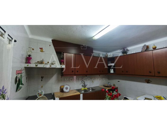 Image No.11-3 Bed House for sale