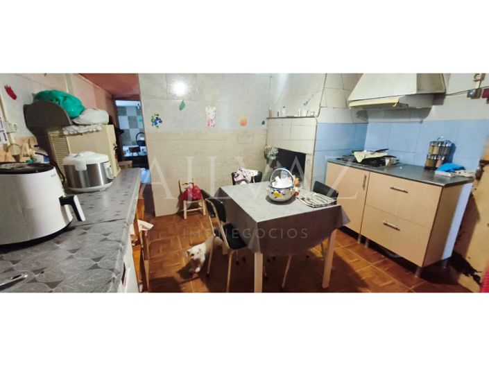 Image No.8-3 Bed House for sale