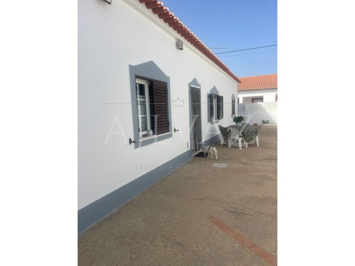 Image No.1-3 Bed House for sale