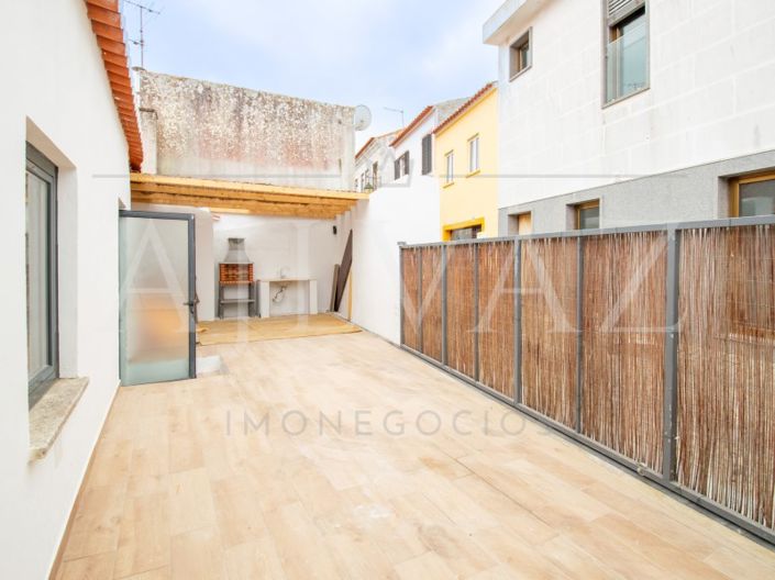 Image No.20-4 Bed House for sale