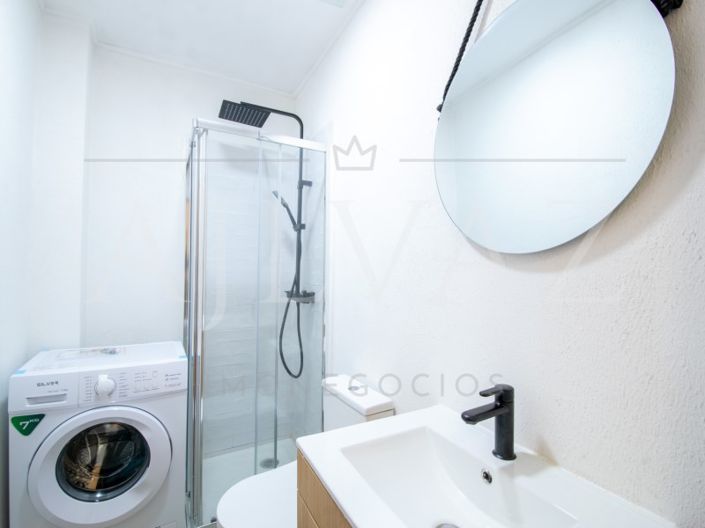 Image No.35-4 Bed House for sale