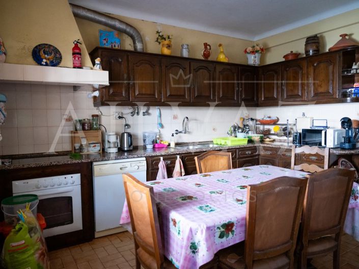 Image No.10-12 Bed House for sale