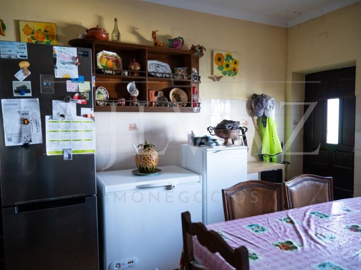 Image No.11-12 Bed House for sale