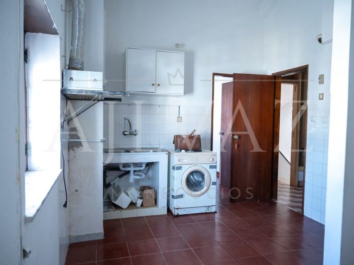 Image No.16-12 Bed House for sale