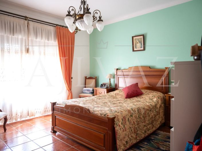 Image No.24-12 Bed House for sale