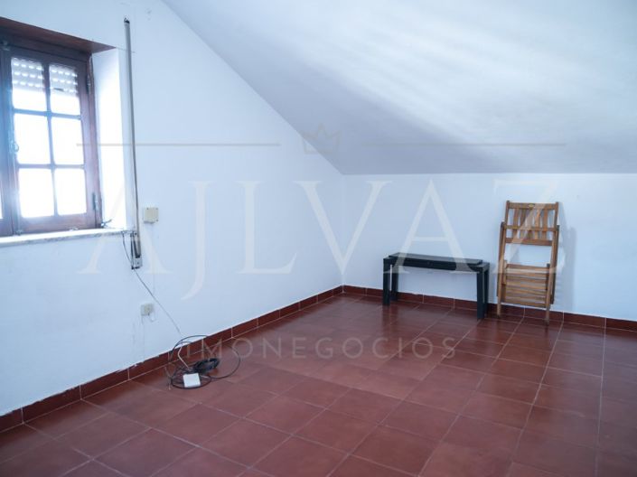 Image No.34-12 Bed House for sale