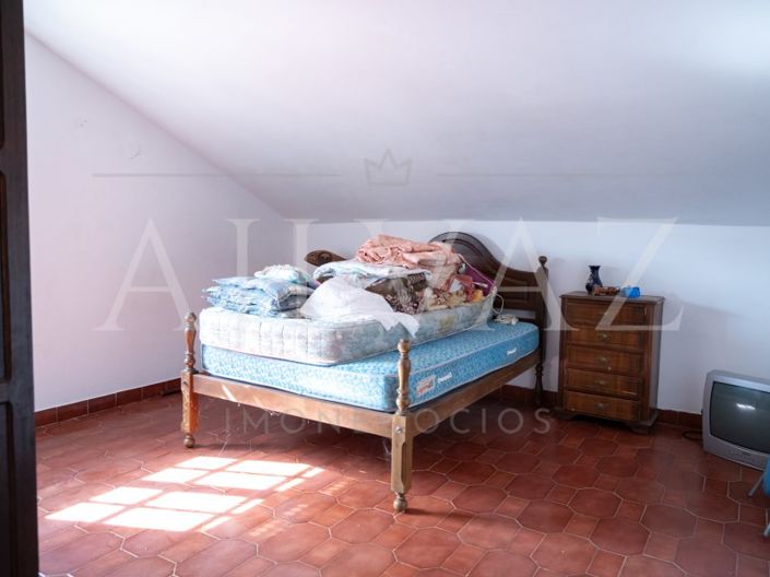 Image No.39-12 Bed House for sale