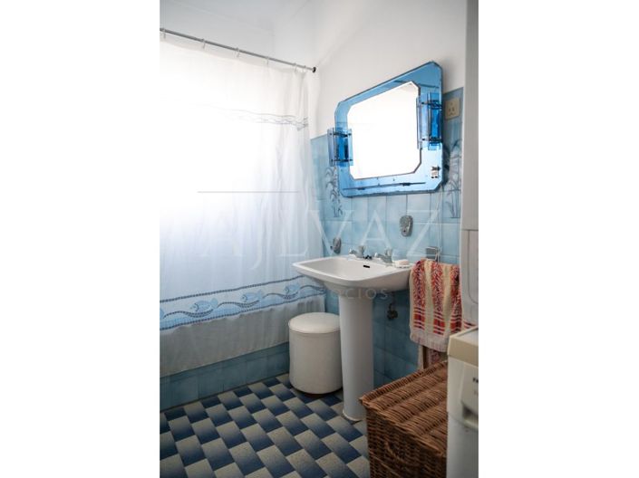 Image No.44-12 Bed House for sale