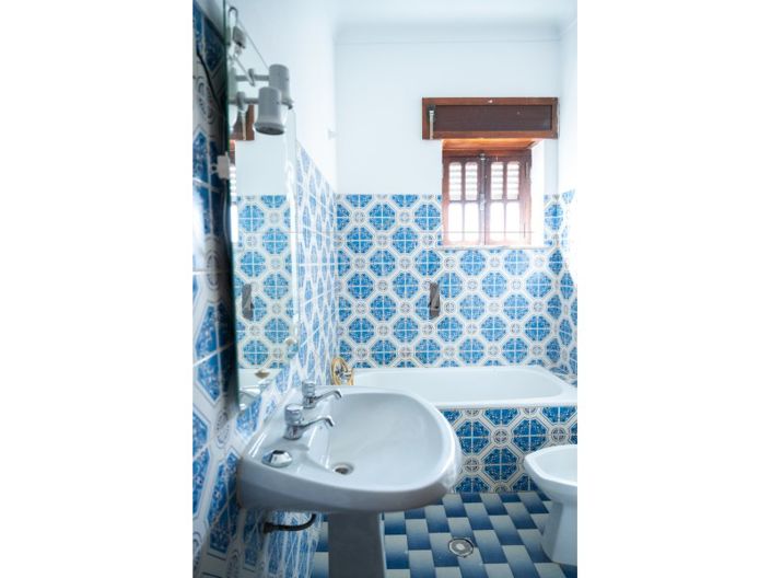 Image No.45-12 Bed House for sale