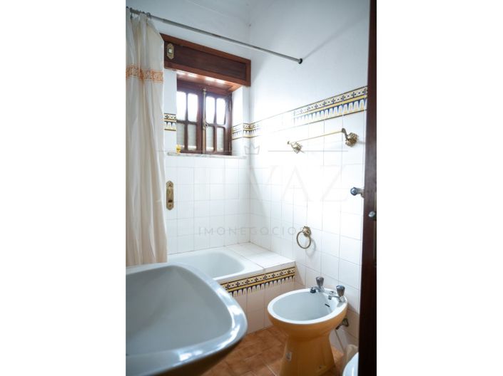 Image No.47-12 Bed House for sale