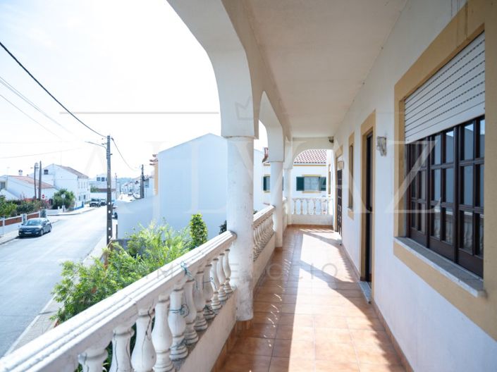 Image No.51-12 Bed House for sale