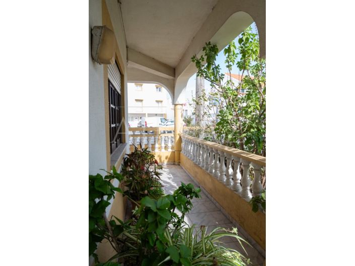 Image No.54-12 Bed House for sale