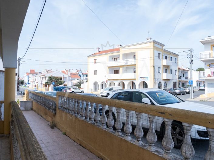 Image No.55-12 Bed House for sale