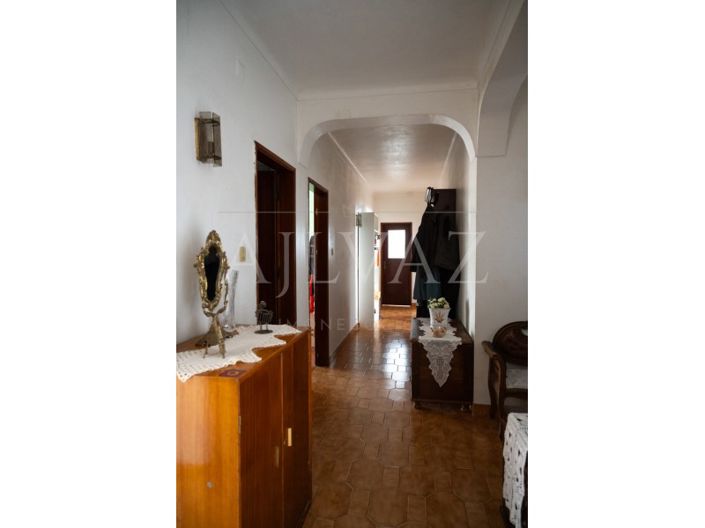 Image No.7-12 Bed House for sale