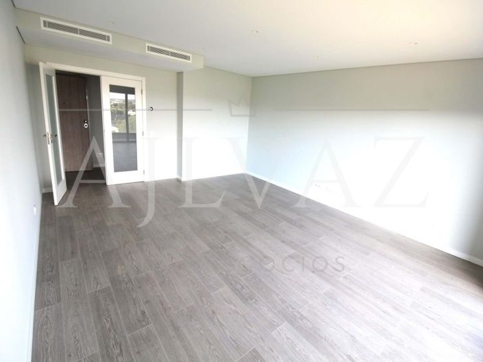 Image No.18-2 Bed Apartment for sale