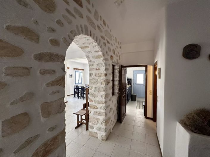 Image No.25-4 Bed House for sale