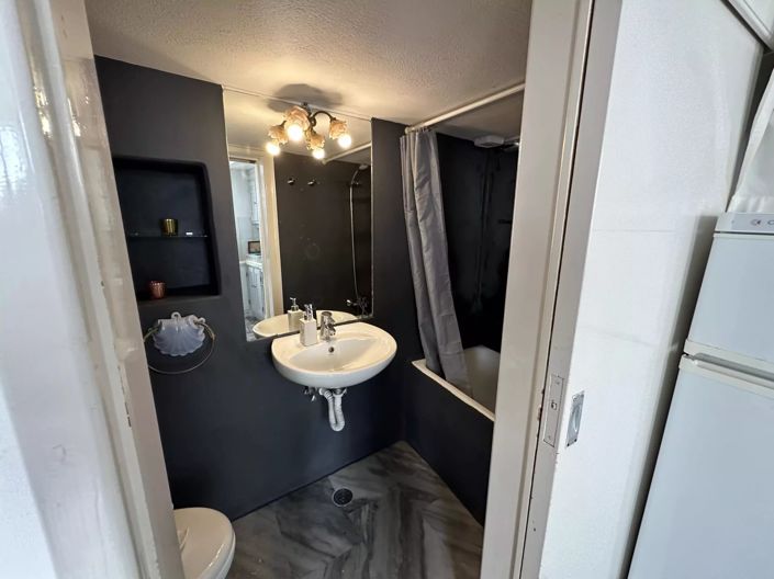 Image No.6-2 Bed House for sale