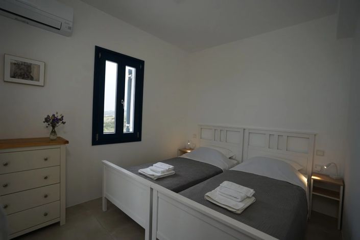 Image No.5-2 Bed House for sale