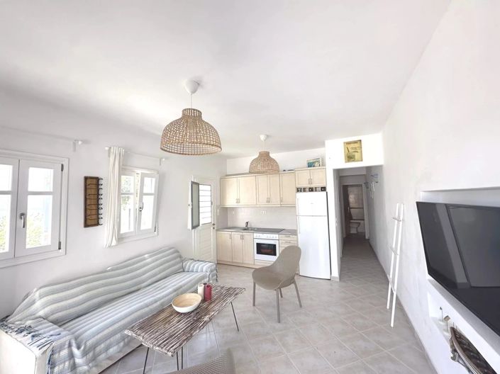 Image No.6-2 Bed House for sale